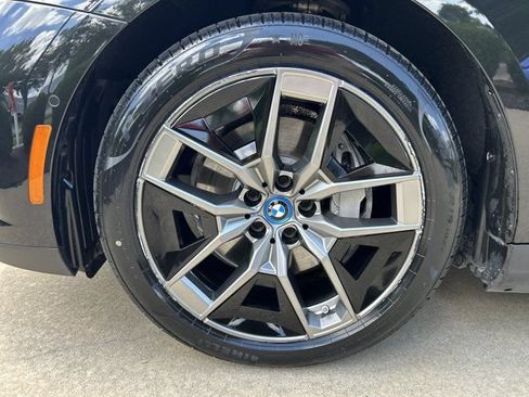 Used 2024 BMW i5 eDrive40i RWD image 24