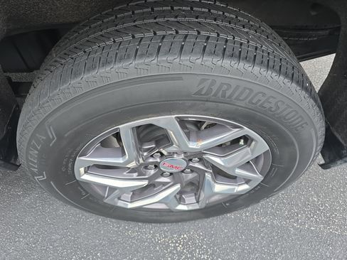 Used 2023 GMC Sierra 1500 SLT w/ SLT Premium Package AWD/4WD image 32