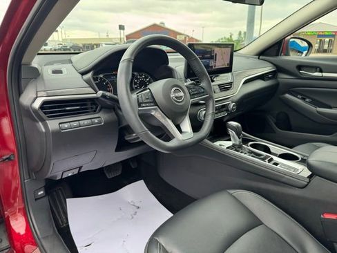 Used 2025 Nissan Altima 2.5 SL FWD image 19