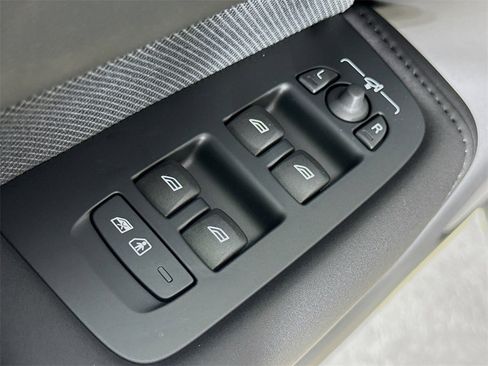 New 2026 Volvo XC60 T8 Polestar w/ Protection Package Premier image 18