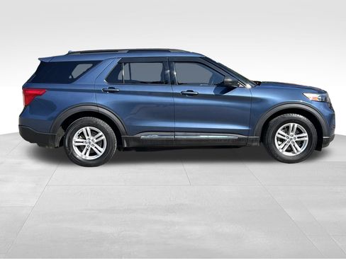 Used 2020 Ford Explorer XLT w/ Comfort Package AWD/4WD image 5