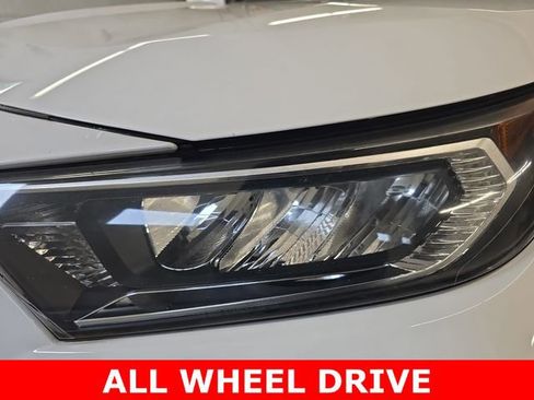 Used 2021 Toyota RAV4 XLE image 31