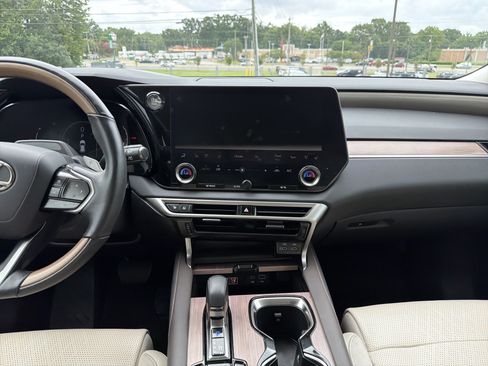 Used 2024 Lexus RX 350 AWD w/ Convenience Package image 29