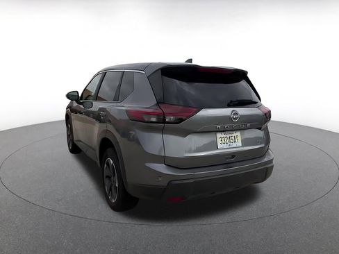 Used 2025 Nissan Rogue SV image 11