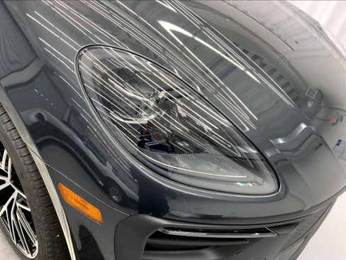 New 2026 Porsche Macan image 26