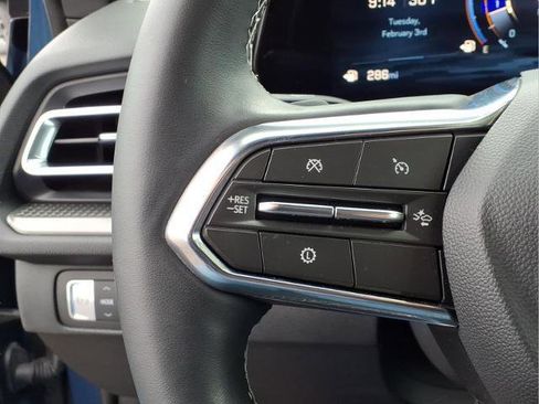 Used 2025 Chevrolet Traverse LT w/ Sun and Wheel Package image 15