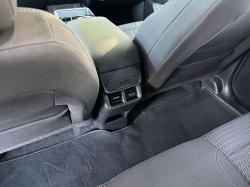 Used 2025 Chevrolet Equinox LT image 24