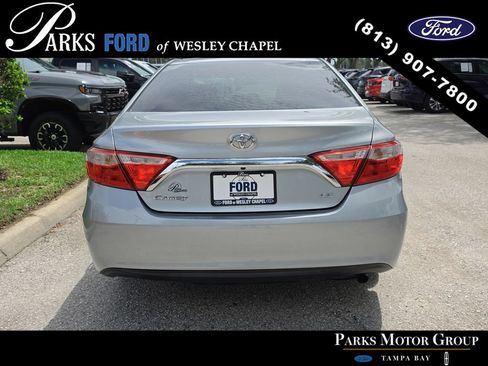Used 2015 Toyota Camry LE FWD image 6