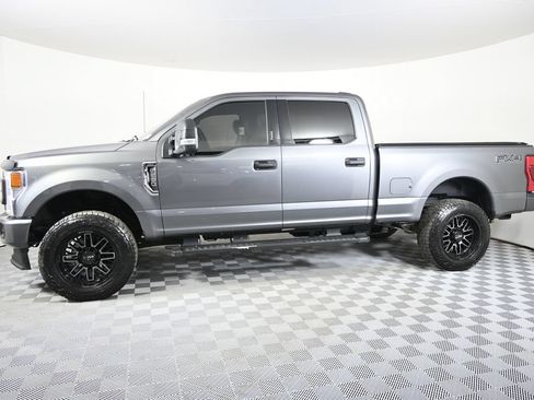 Used 2022 Ford F250 XLT w/ Black Appearance Package AWD/4WD image 2