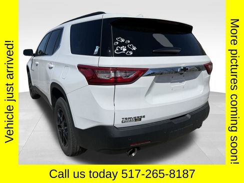 Used 2021 Chevrolet Traverse LT FWD image 3
