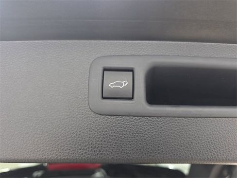 Used 2023 Toyota Highlander XLE image 36