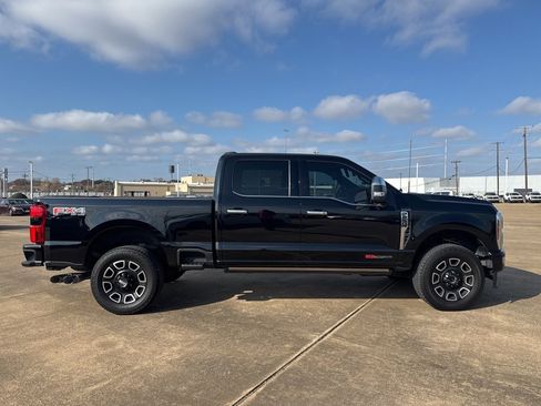Used 2024 Ford F250 Platinum image 8