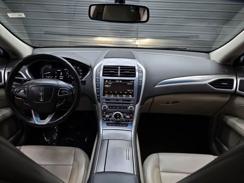 Used 2018 Lincoln MKZ Premiere FWD image 12