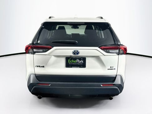 Used 2023 Toyota RAV4 LE AWD/4WD image 7