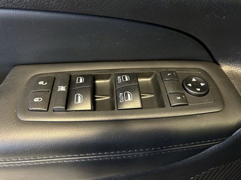 Used 2021 Jeep Grand Cherokee Limited w/ Trailer Tow Group IV image 5