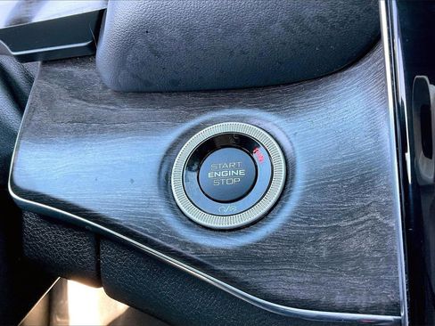 Certified 2023 Jeep Grand Cherokee Overland w/ Luxury Tech Group IV image 29