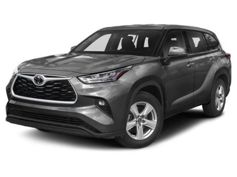 Used 2021 Toyota Highlander L FWD image 1