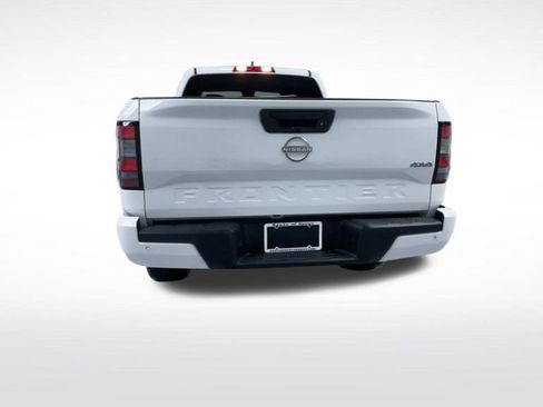 Used 2025 Nissan Frontier SV image 7
