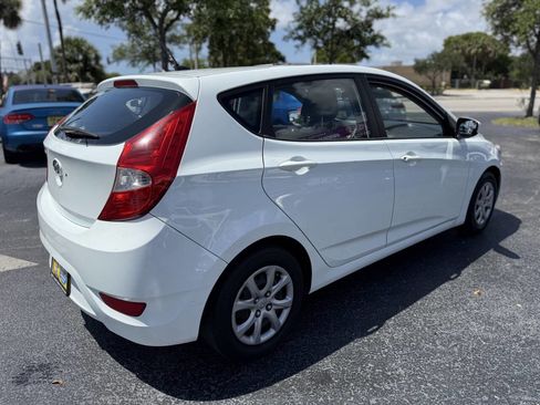 Used 2012 Hyundai Accent GS image 7