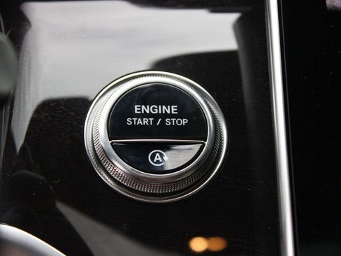 Used 2026 Mercedes-Benz GLC 300 image 19