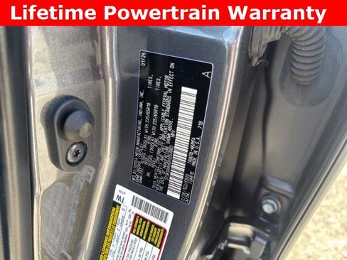 Used 2024 Toyota Highlander XLE image 30