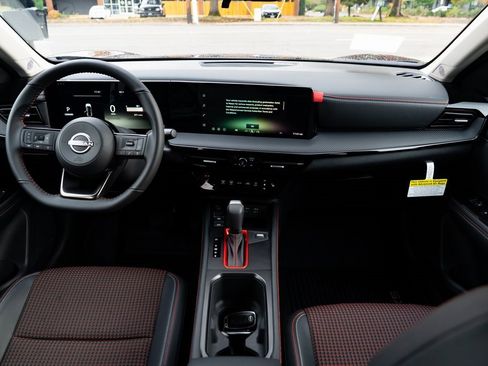 New 2026 Nissan Kicks SR image 8