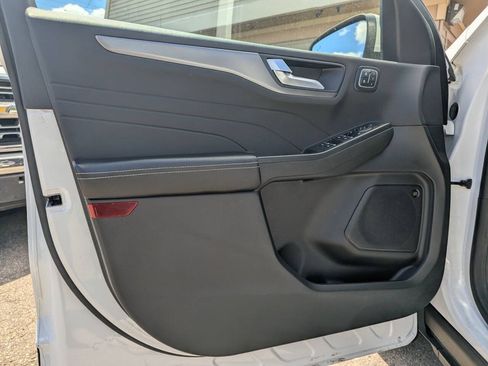 Used 2023 Ford Escape Active w/ Tech Pack #2 FWD image 13