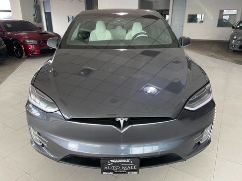 Used 2018 Tesla Model X 75D image 2