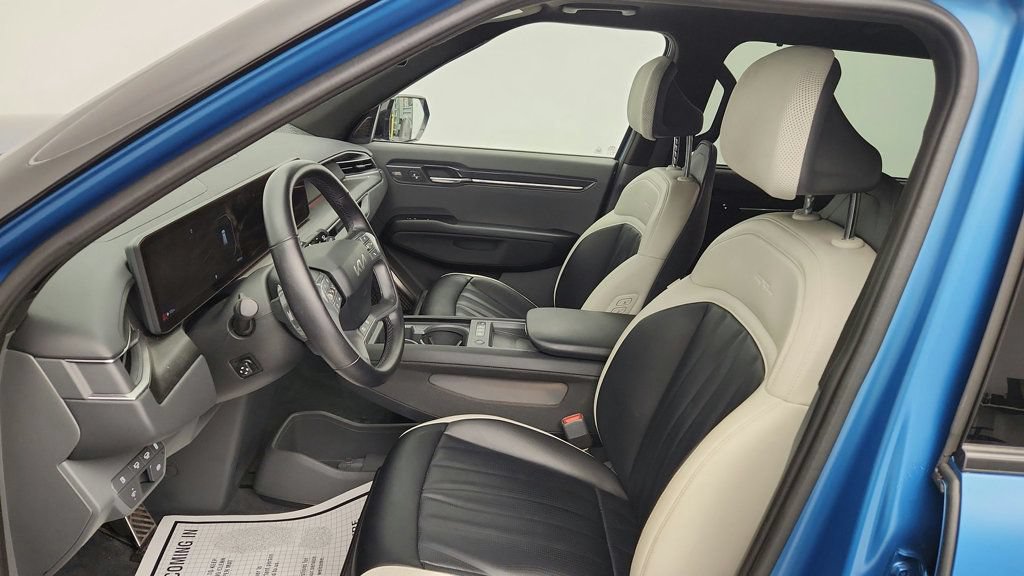 Used 2024 Kia EV9 GT-Line AWD/4WD image 21