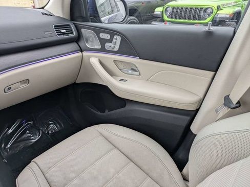 Used 2022 Mercedes-Benz GLS 450 4MATIC image 19