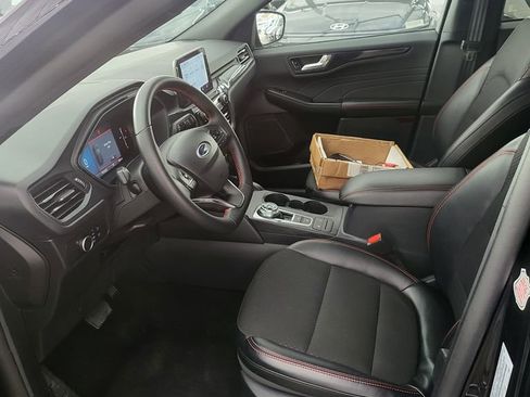Used 2025 Ford Escape ST-Line AWD/4WD image 3
