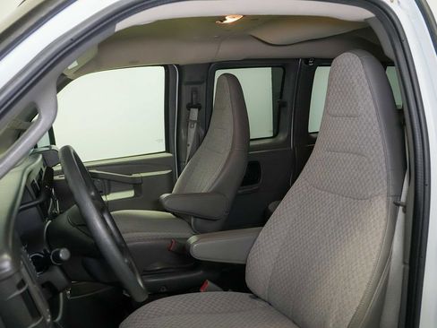 Used 2017 Chevrolet Express 3500 LT w/ LT Preferred Equipment Group RWD image 12