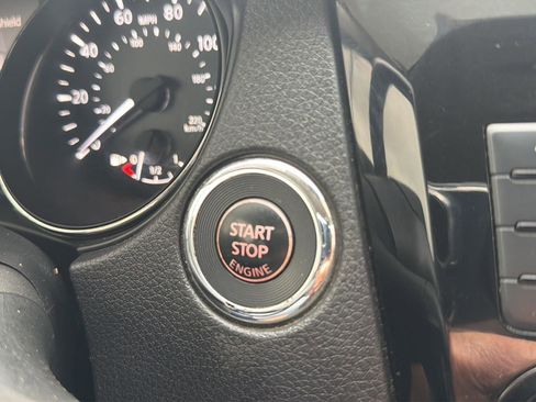 Used 2018 Nissan Rogue SL AWD/4WD image 10