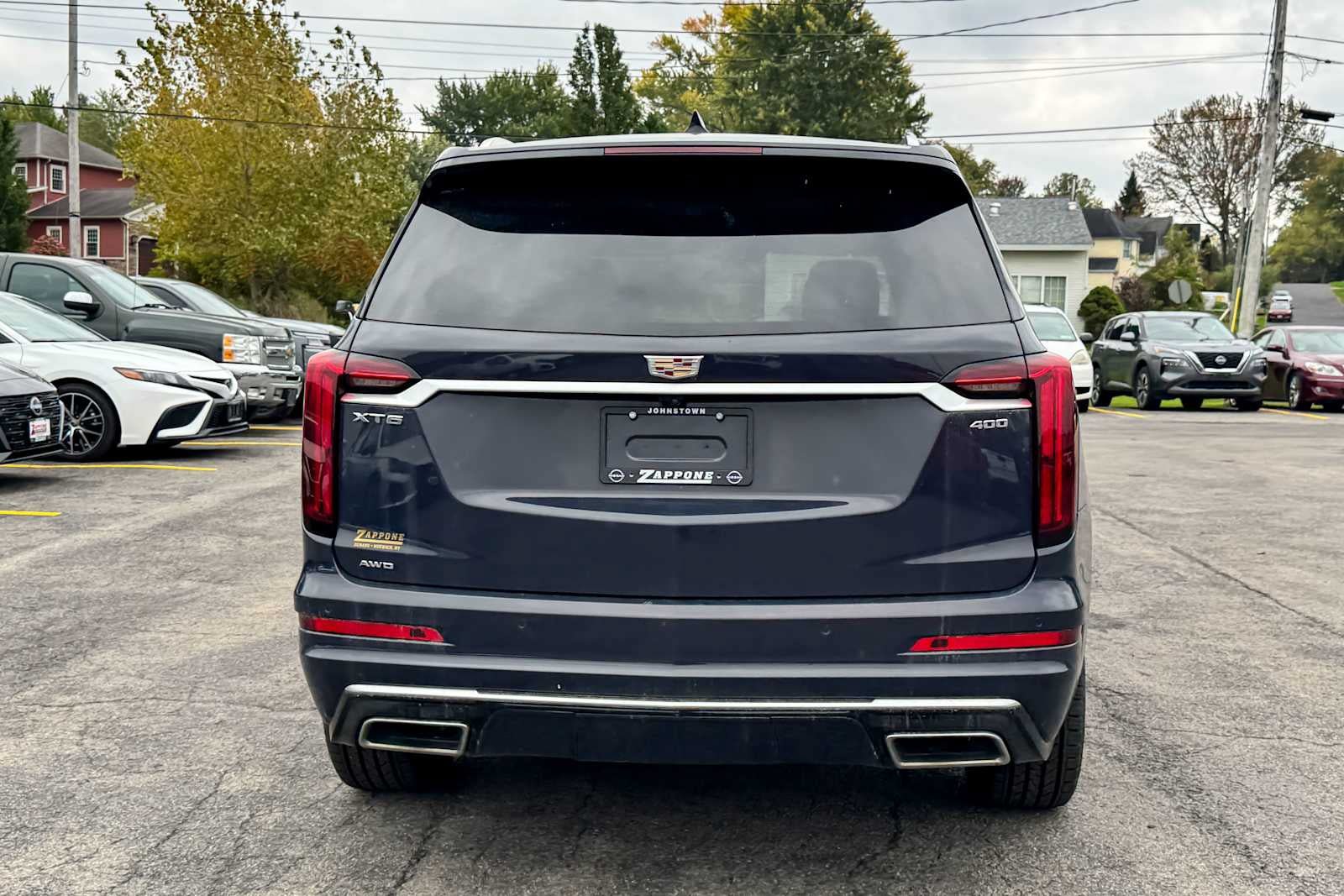 Used 2025 Cadillac XT6 Premium Luxury AWD/4WD image 4