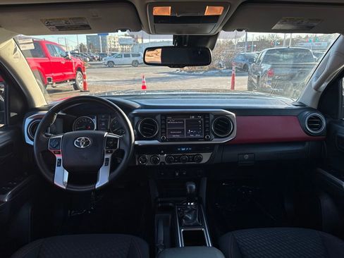 Used 2023 Toyota Tacoma 4x4 Double Cab image 11