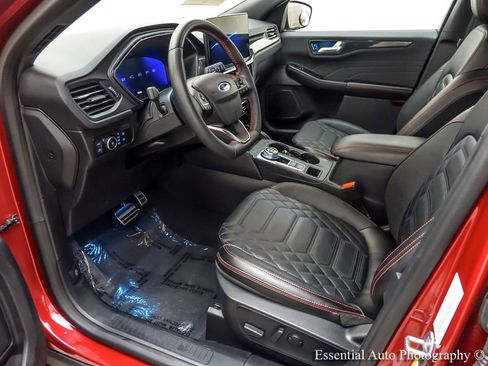 Certified 2023 Ford Escape ST-Line Elite w/ Premium Technology Package AWD/4WD image 11