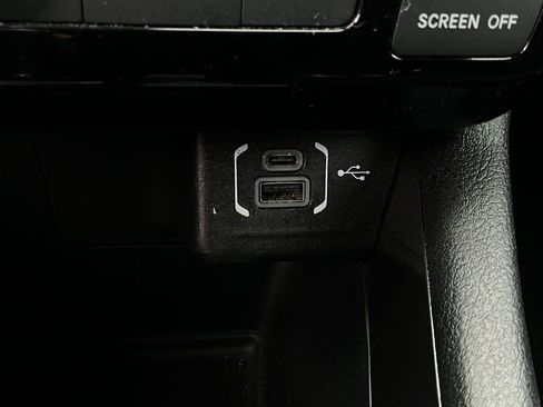 Used 2025 Jeep Compass Latitude image 25