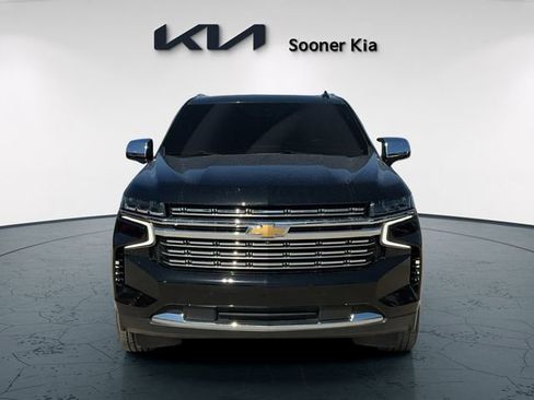 Used 2021 Chevrolet Suburban Premier w/ Premium Package image 2