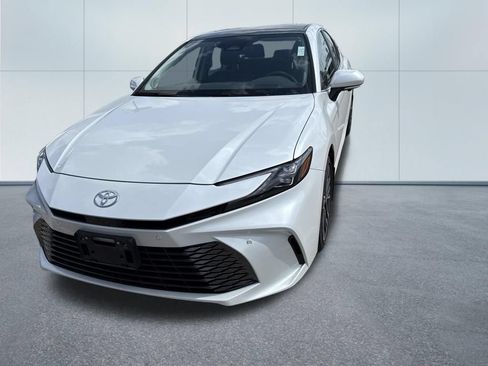 Used 2025 Toyota Camry XLE w/ Premium Plus Package FWD image 3