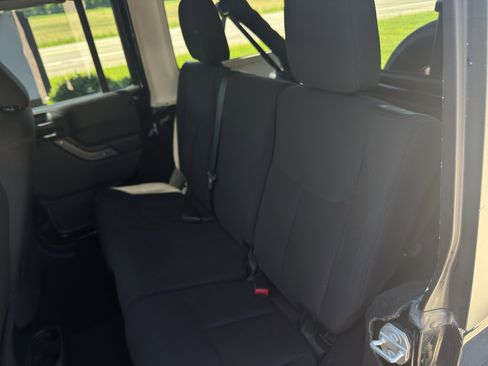 Used 2017 Jeep Wrangler Unlimited Sport w/ Quick Order Package 24S AWD/4WD image 25