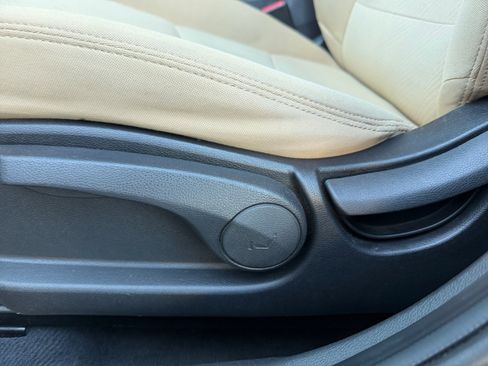 Used 2013 Hyundai Elantra GLS w/ Preferred Pkg image 14