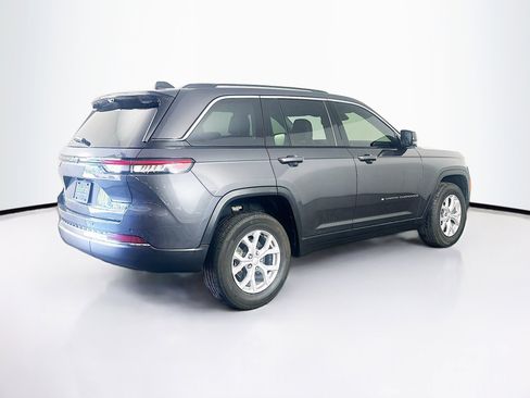 Used 2023 Jeep Grand Cherokee Limited w/ Luxury Tech Group II image 9