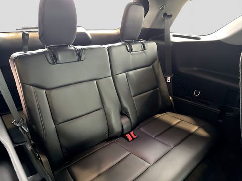 Used 2023 Ford Explorer XLT w/ Equipment Group 202A image 23