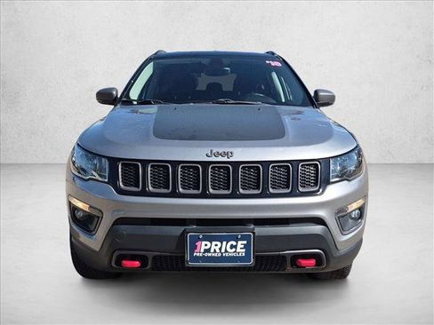 Used 2018 Jeep Compass Trailhawk w/ Cold Weather Group AWD/4WD image 2