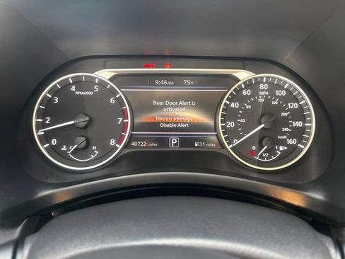 Used 2022 Nissan Sentra SV w/ SV Premium Package FWD image 21