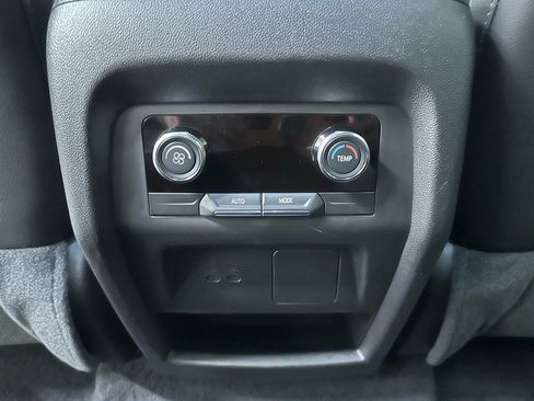 Certified 2025 Buick Enclave Sport Touring image 36