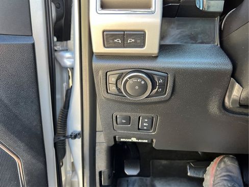 Used 2017 Ford F350 Lariat w/ Lariat Ultimate Package AWD/4WD image 20