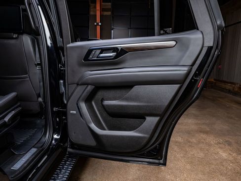 Used 2025 Chevrolet Tahoe Z71 w/ Z71 Off-Road Package image 40