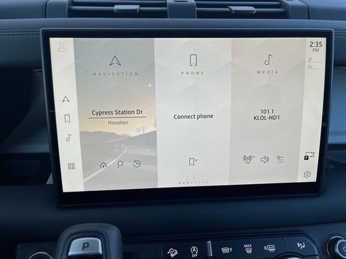 Certified 2025 Land Rover Defender 110 S image 26