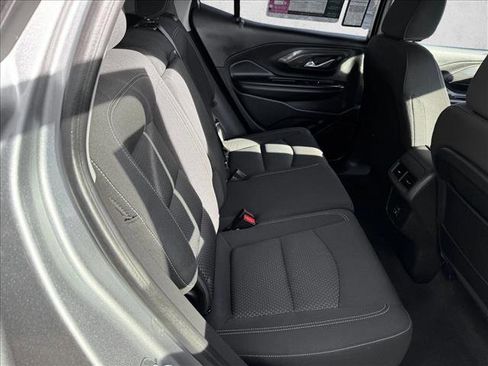 Used 2024 GMC Terrain SLE image 18